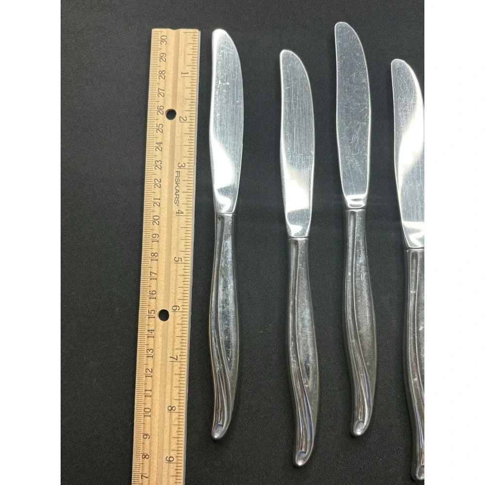 Oneida USA Stainless Silverware - OHS29 - Dinner Knives Via Knife x 5 - 8.5